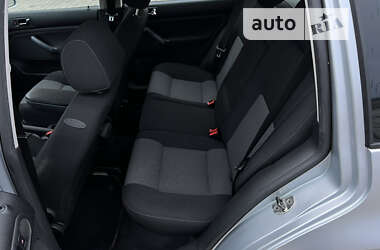 Универсал Volkswagen Golf 2003 в 