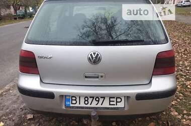 Хэтчбек Volkswagen Golf 2001 в Лохвице