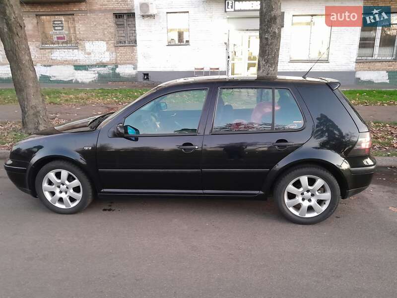 Хэтчбек Volkswagen Golf 2000 в Киеве