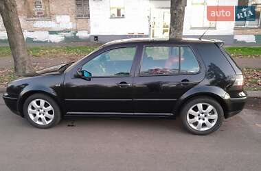 Хэтчбек Volkswagen Golf 2000 в 