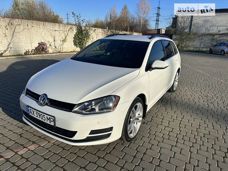 Универсал Volkswagen Golf 2015 в Львове