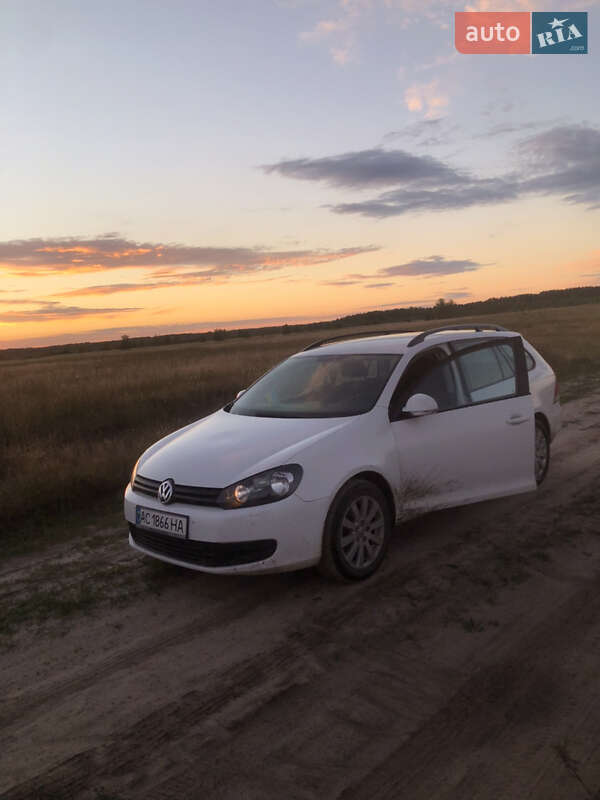 Универсал Volkswagen Golf 2011 в Луцке