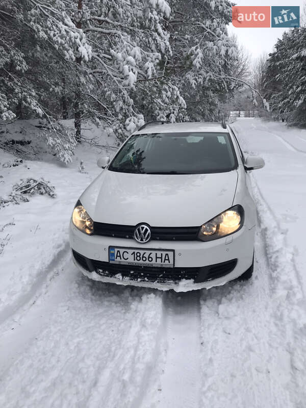 Универсал Volkswagen Golf 2011 в Луцке