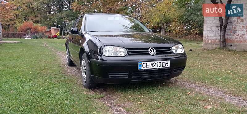 Хэтчбек Volkswagen Golf 2003 в Вижнице