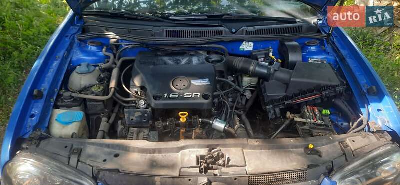 Хетчбек Volkswagen Golf 1998 в Харкові