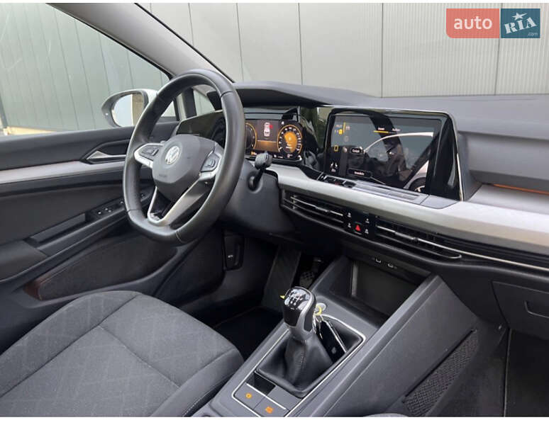 Хетчбек Volkswagen Golf 2020 в Дніпрі