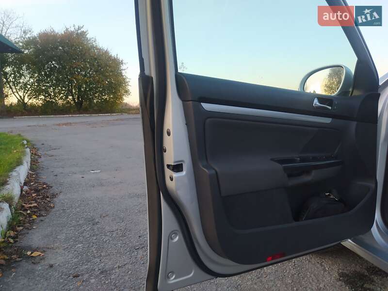 Универсал Volkswagen Golf 2008 в Здолбунове