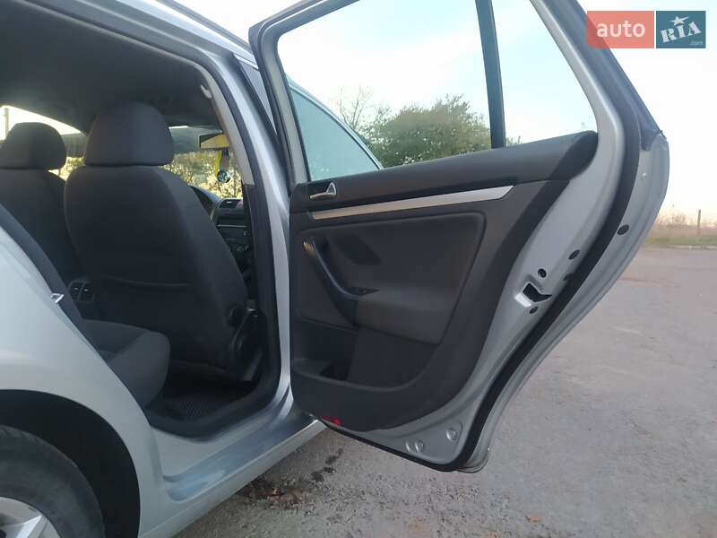 Универсал Volkswagen Golf 2008 в Здолбунове