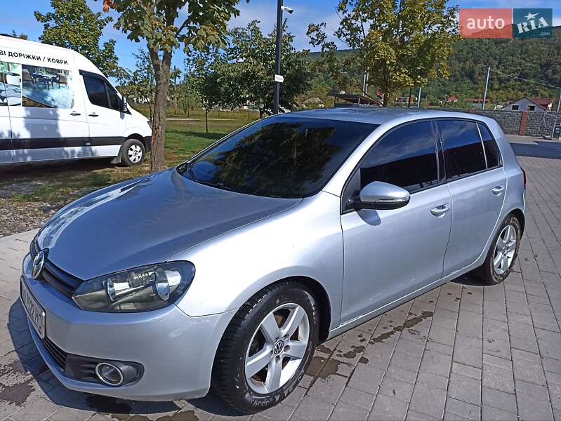 Хэтчбек Volkswagen Golf 2012 в Виноградове