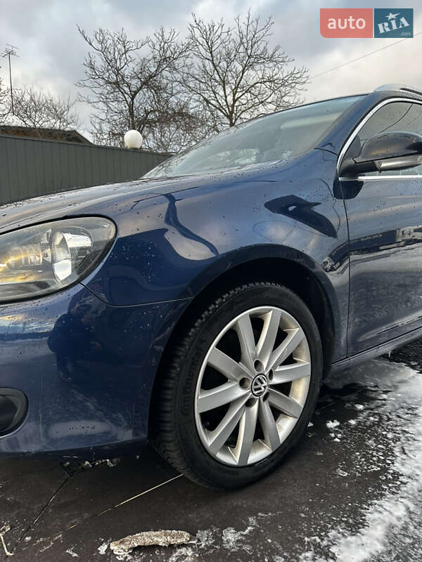 Універсал Volkswagen Golf 2011 в Долині
