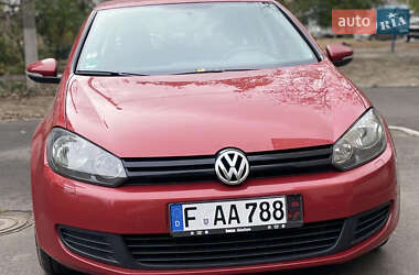 Хэтчбек Volkswagen Golf 2010 в 