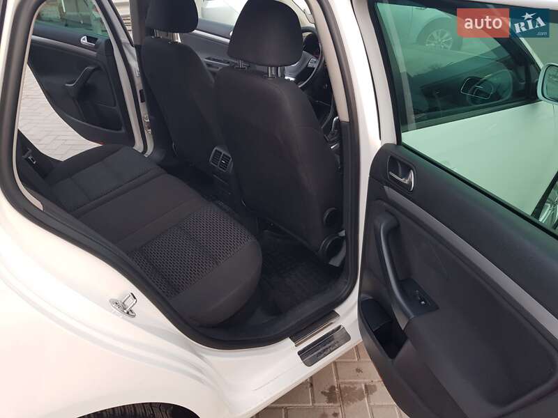 Універсал Volkswagen Golf 2011 в Кропивницькому