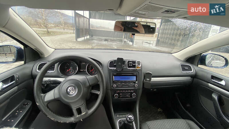 Универсал Volkswagen Golf 2010 в Хусте