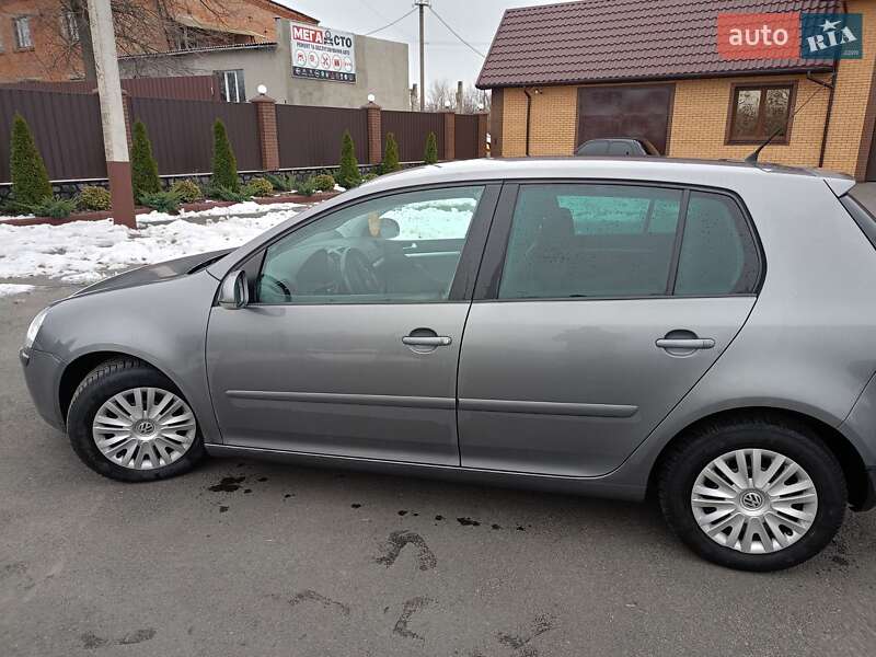 Хетчбек Volkswagen Golf 2008 в Благовіщенську