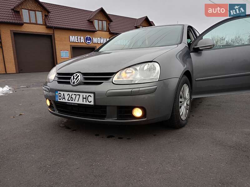Хетчбек Volkswagen Golf 2008 в Благовіщенську