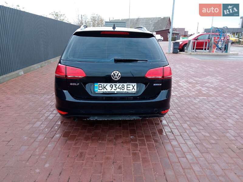Універсал Volkswagen Golf 2016 в Сарнах