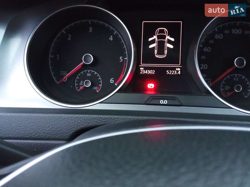 Універсал Volkswagen Golf 2016 в Сарнах