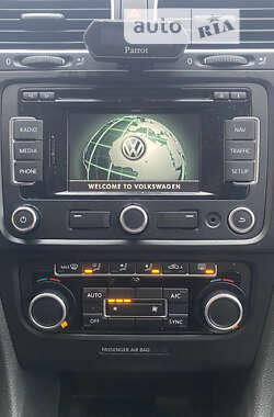 Універсал Volkswagen Golf 2012 в 