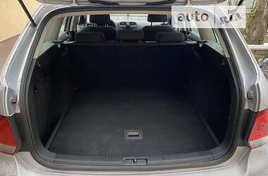 Універсал Volkswagen Golf 2012 в 