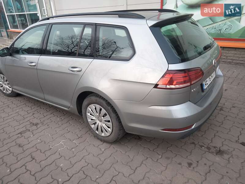 Універсал Volkswagen Golf 2017 в Кривому Розі
