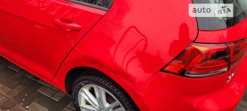 Хетчбек Volkswagen Golf 2015 в Дніпрі