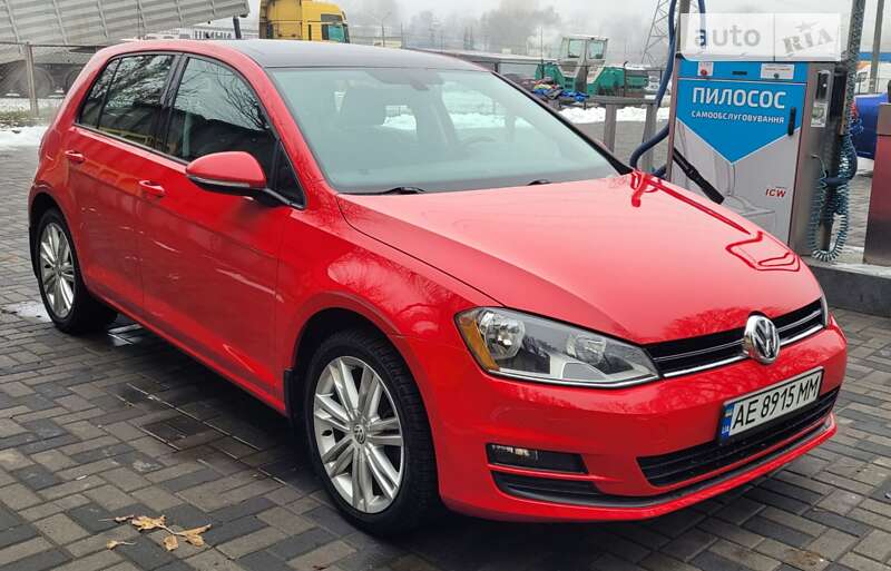 Хетчбек Volkswagen Golf 2015 в Дніпрі