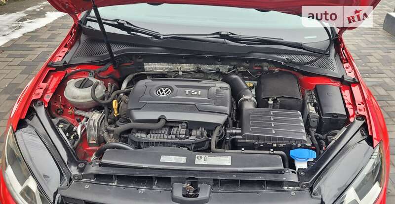 Хетчбек Volkswagen Golf 2015 в Дніпрі