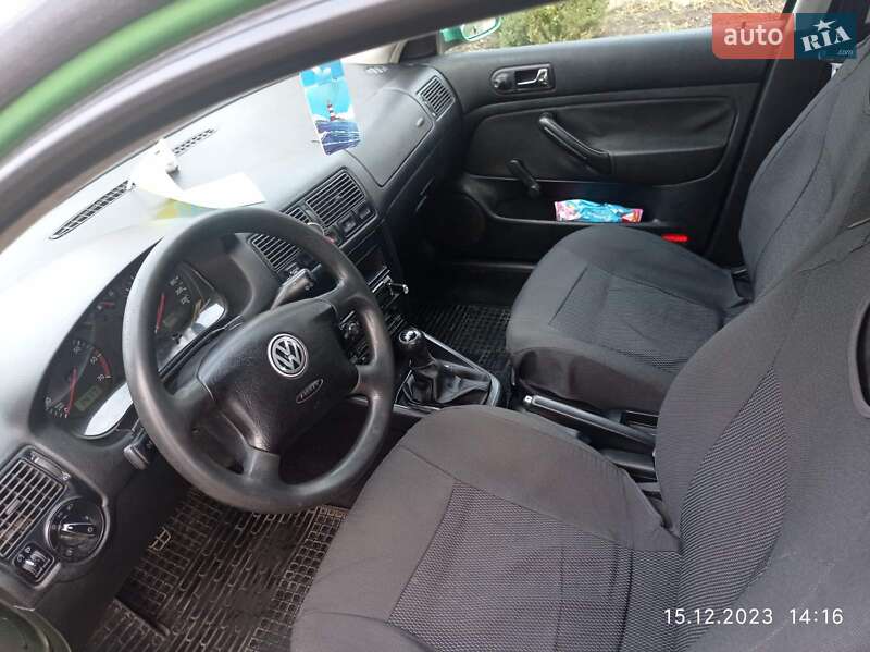 Хетчбек Volkswagen Golf 1998 в Кропивницькому