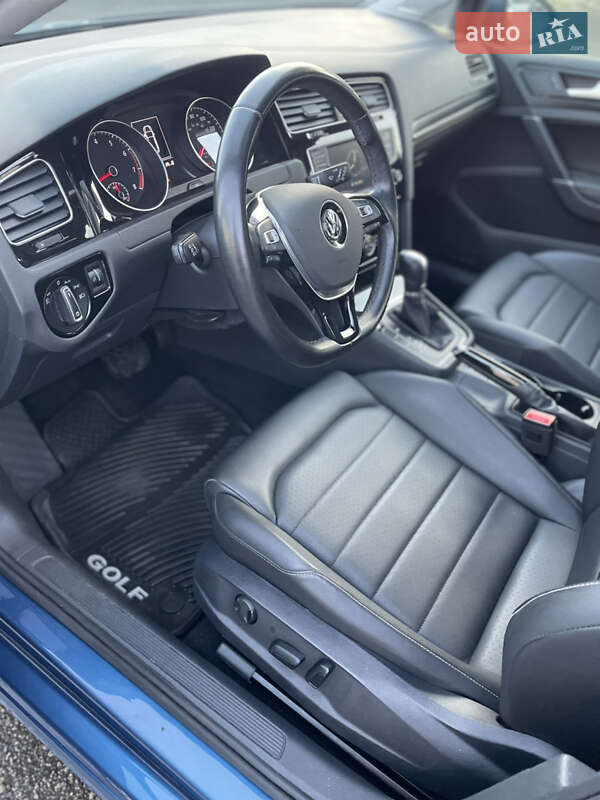 Універсал Volkswagen Golf 2016 в Києві