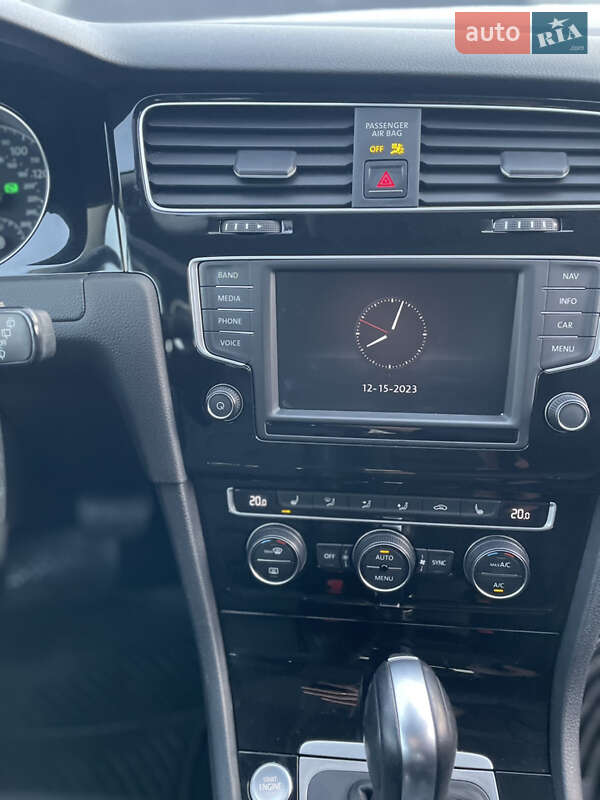 Універсал Volkswagen Golf 2016 в Києві