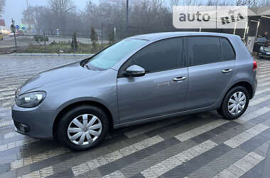 Хэтчбек Volkswagen Golf 2010 в Ужгороде