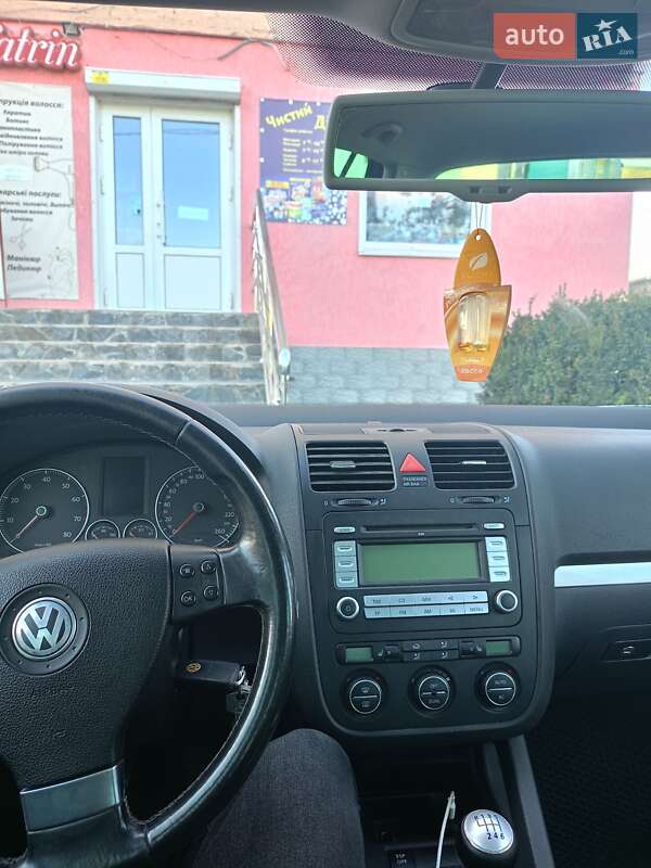 Хетчбек Volkswagen Golf 2008 в Благовіщенську