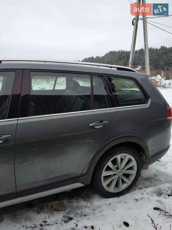 Універсал Volkswagen Golf 2017 в Києві