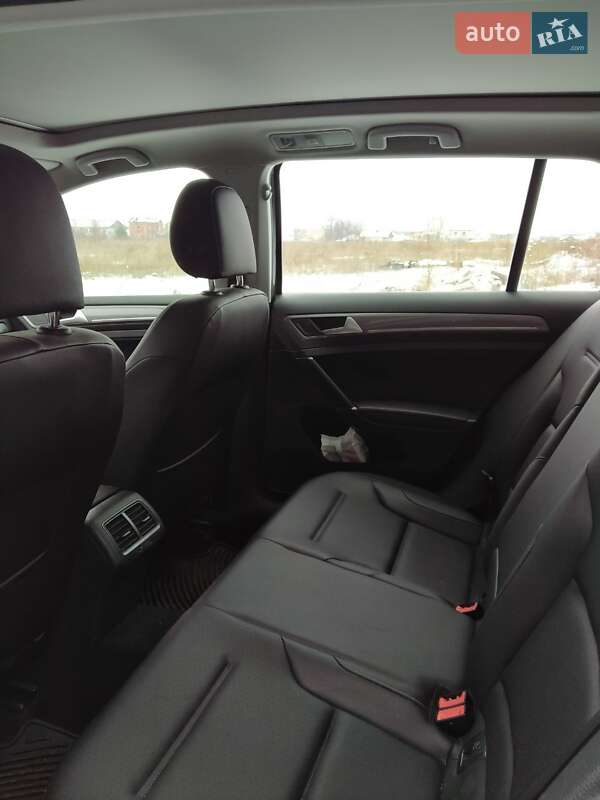 Універсал Volkswagen Golf 2017 в Києві