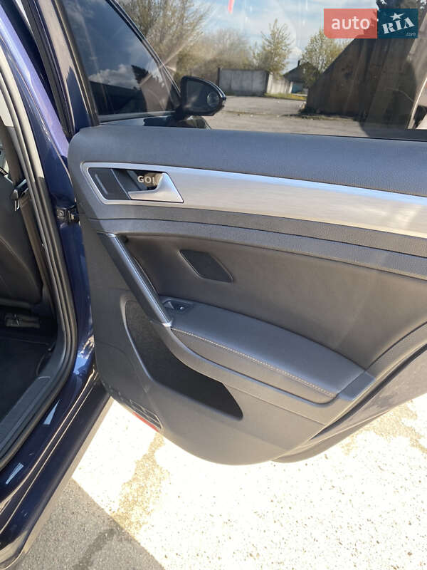 Хетчбек Volkswagen Golf 2015 в Дніпрі