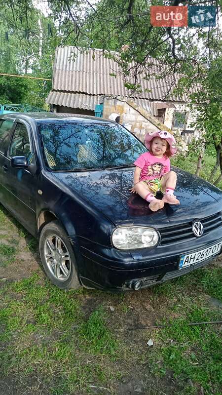 Хетчбек Volkswagen Golf 1998 в Ізюмі