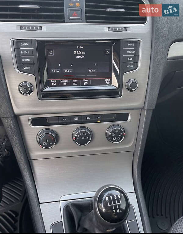 Хетчбек Volkswagen Golf 2014 в Яворові