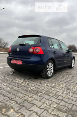 Хэтчбек Volkswagen Golf 2005 в Горохове