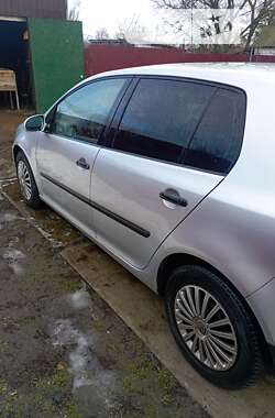 Хэтчбек Volkswagen Golf 2005 в Бобровице