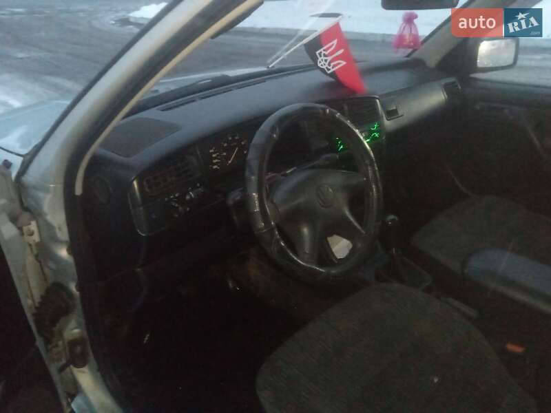 Хэтчбек Volkswagen Golf 1997 в Яворове