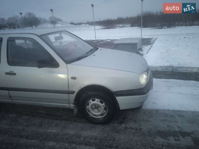 Хэтчбек Volkswagen Golf 1997 в Яворове