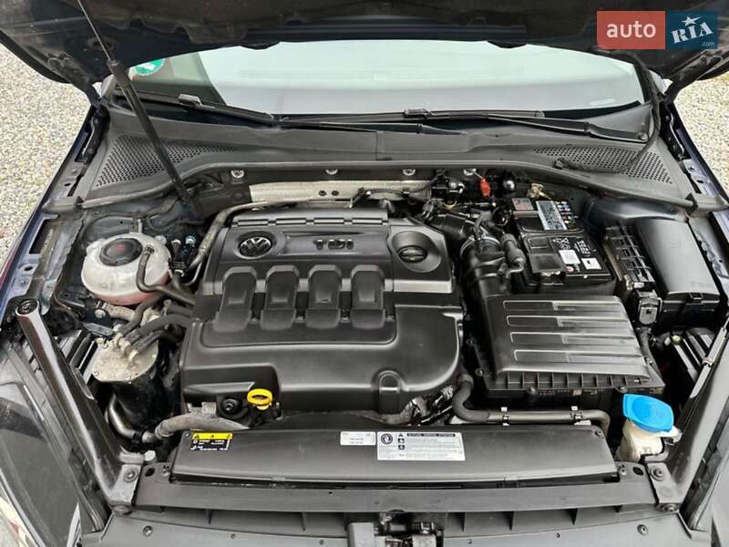 Универсал Volkswagen Golf 2017 в Ужгороде