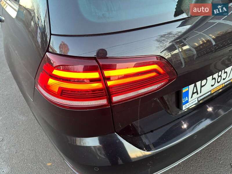 Універсал Volkswagen Golf 2017 в Врадіївці