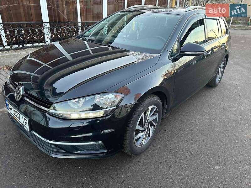Універсал Volkswagen Golf 2017 в Врадіївці