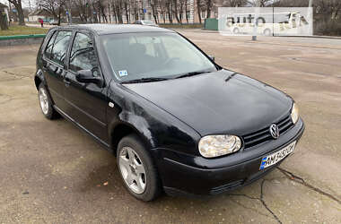 Хетчбек Volkswagen Golf 2001 в Житомирі