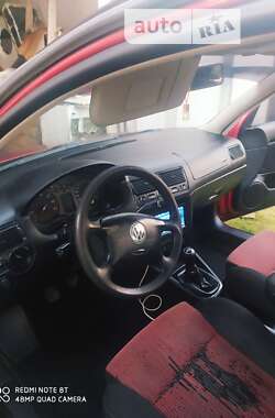 Хэтчбек Volkswagen Golf 2000 в Косове