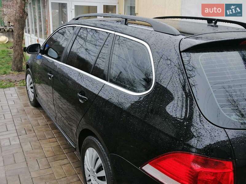 Универсал Volkswagen Golf 2013 в Житомире