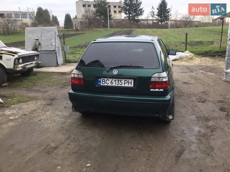 Хэтчбек Volkswagen Golf 1995 в Самборе