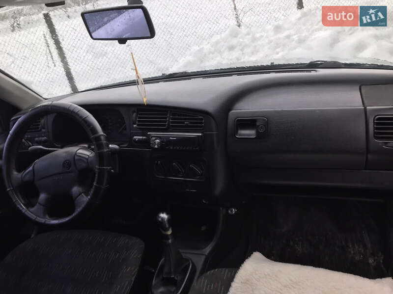 Хэтчбек Volkswagen Golf 1995 в Самборе