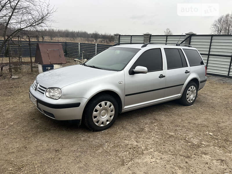 Універсал Volkswagen Golf 2005 в Звягелі